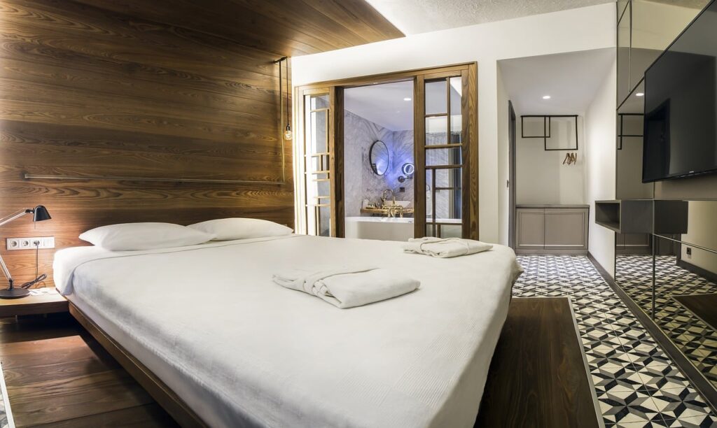 hotelroom, hotel, bed